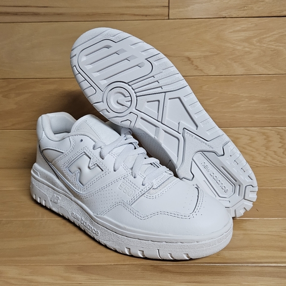 New Balance 550 Triple White Womens Shoe Sneaker BBW550WW - Picture 3 of 16